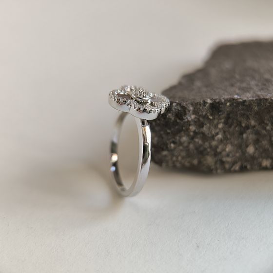 Серебряное кольцо с фианитами