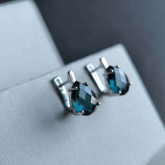 Серебряные серьги с топазом Лондон Блю 5.867ct