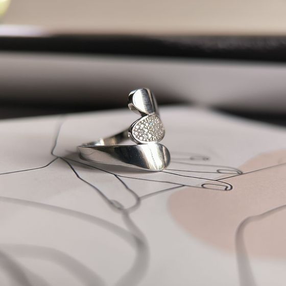 Серебряное кольцо с фианитами