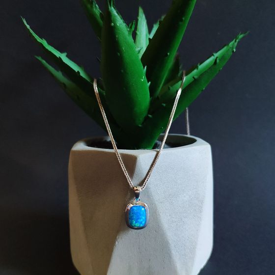 Серебряная подвеска с опалом