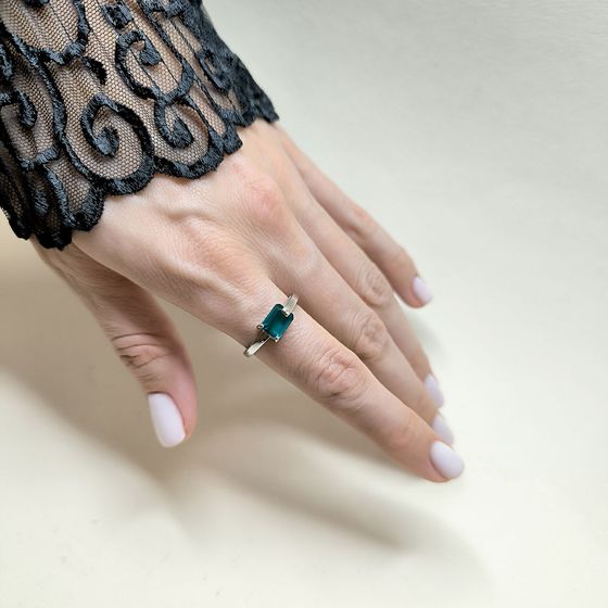 Серебряное кольцо с изумрудом nano 1.385ct