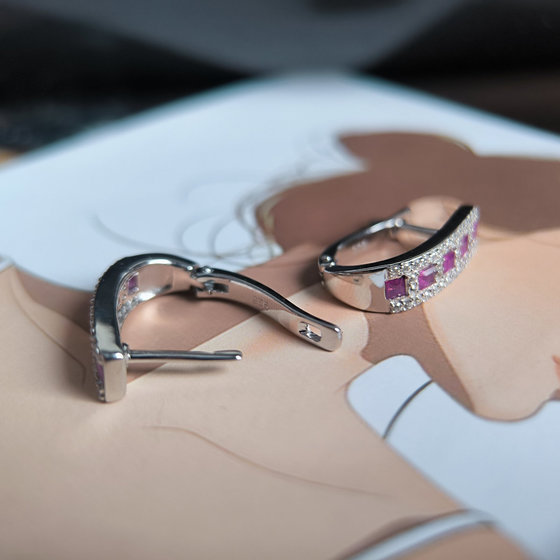 Серебряные серьги с рубином 1.455ct, фианитами