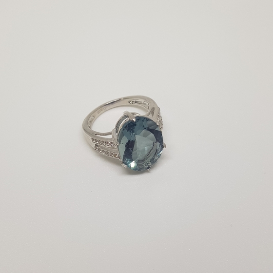 Серебряное кольцо с флюоритом 10.18ct, топазом белым