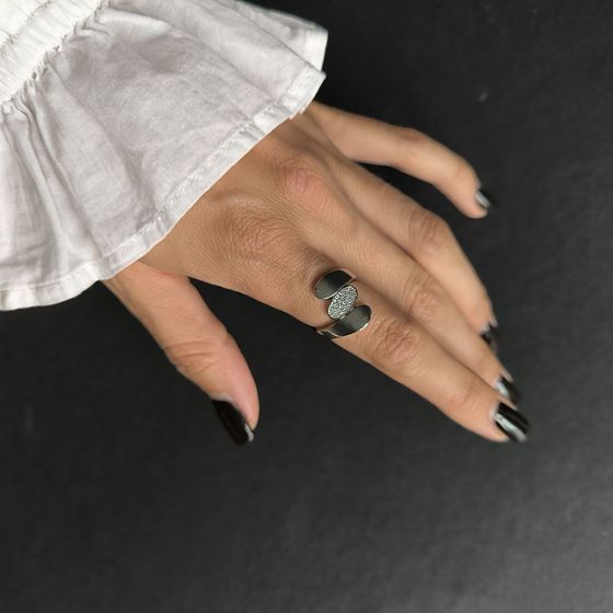 Серебряное кольцо с фианитами Серебряное кольцо с фианитами