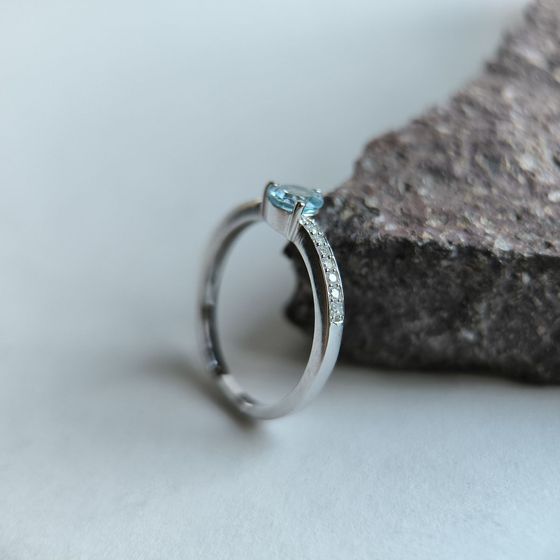 Серебряное кольцо с топазом 0.767ct
