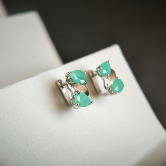 Серебряные серьги с изумрудом 4.058ct