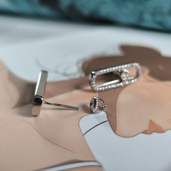 Серебряные серьги с фианитами