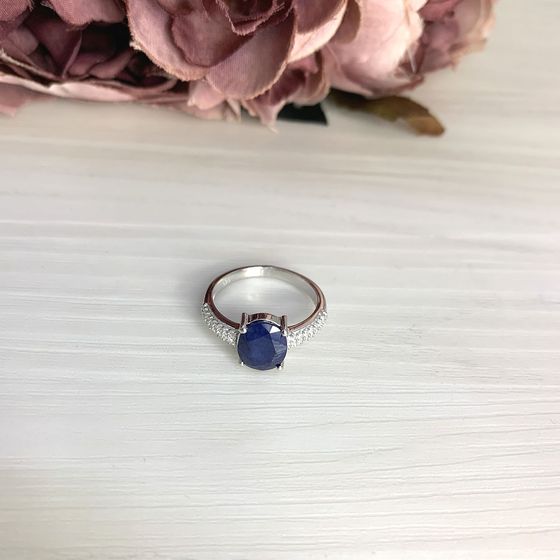 Серебряное кольцо с сапфиром