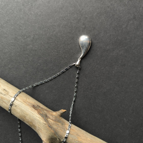 Серебряная подвеска без камней