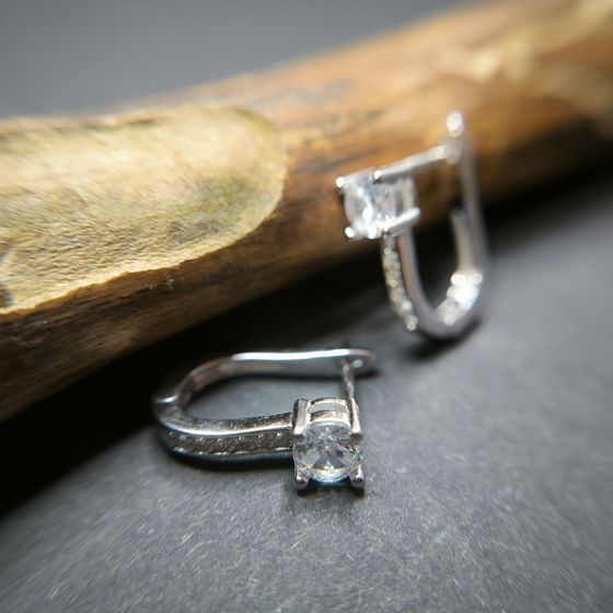 Серебряные серьги с фианитами