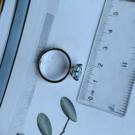 Серебряное кольцо с топазом 2.219ct
