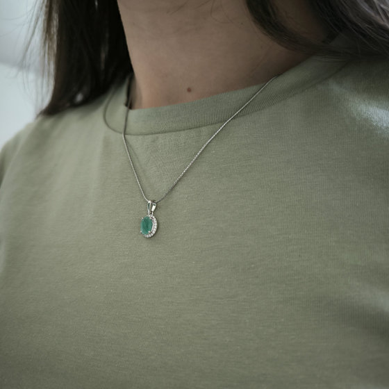 Серебряная подвеска с изумрудом 1.373ct