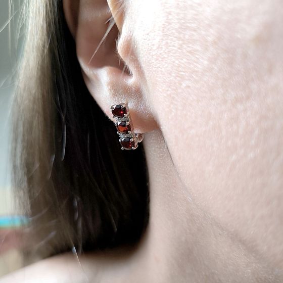 Серебряные серьги с гранатом 2.852ct