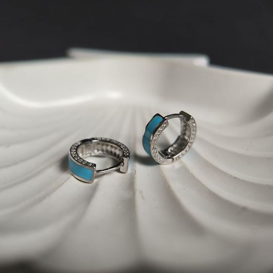 Серебряные серьги с фианитами, емаллю