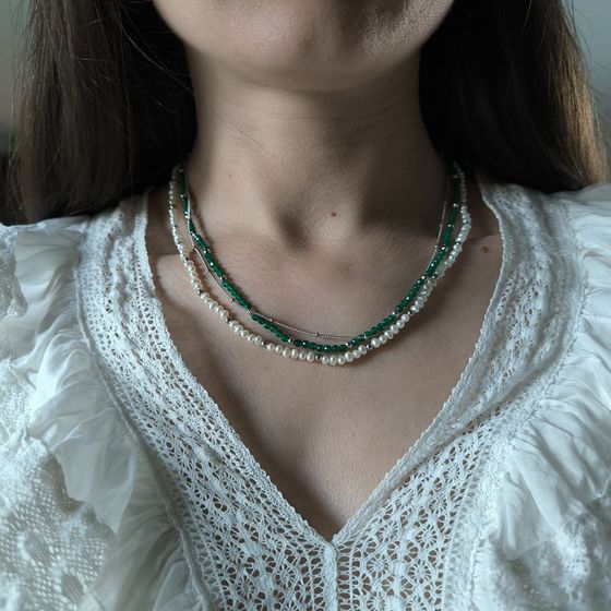 Серебряное колье с жемчугом барочным, зеленим жадеїдом