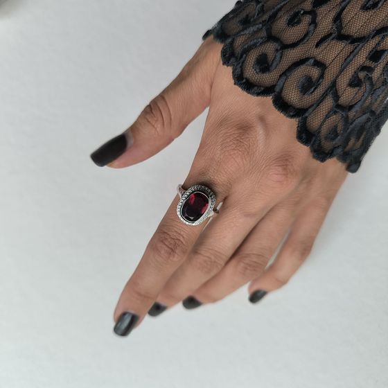 Серебряное кольцо с гранатом nano 3.66ct, фианитами