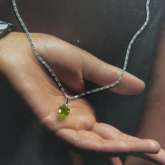 Серебряная подвеска с хризолітом 2.338ct