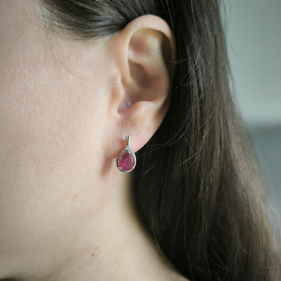 Серебряные серьги с рубином 3.31ct, фианитами