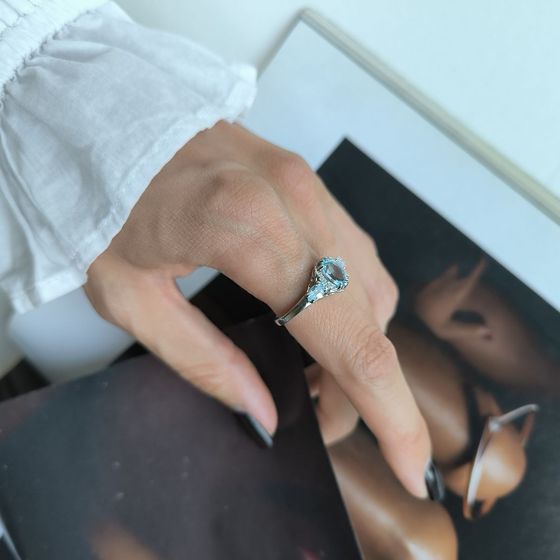 Серебряное кольцо с топазом 2.048ct