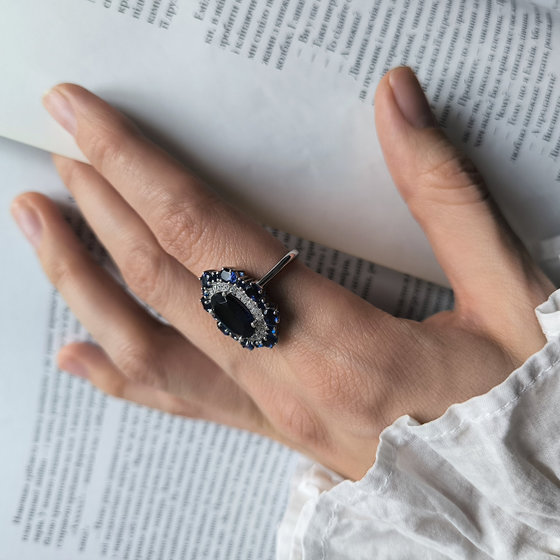 Серебряное кольцо с сапфиром nano