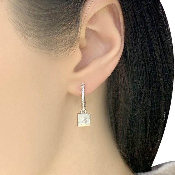 Серебряные серьги с фианитами