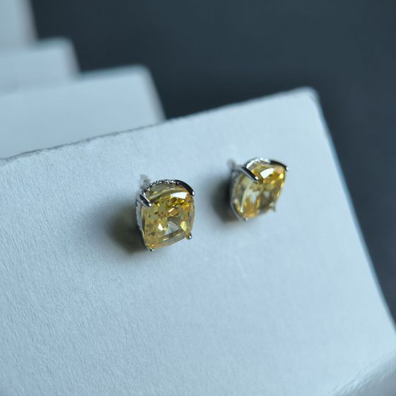 Серебряные серьги с фианитами