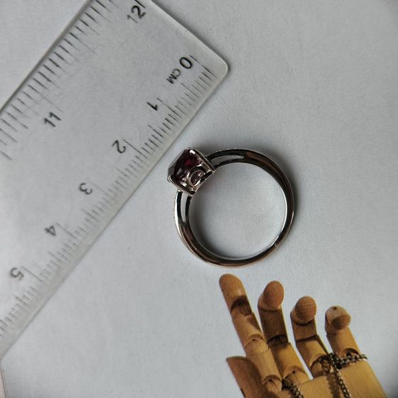 Серебряное кольцо с гранатом nano 2.34ct