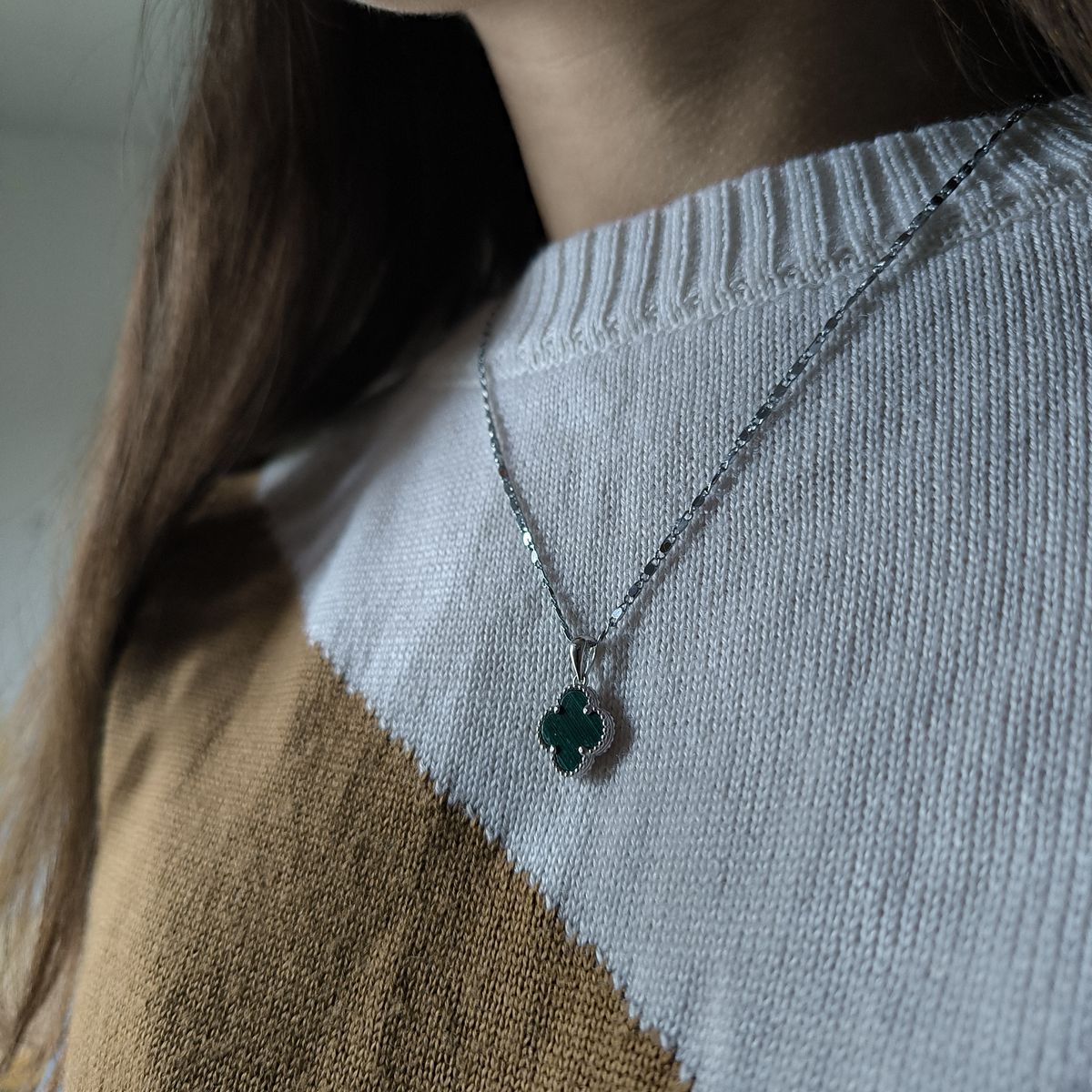 Серебряная подвеска с малахитом