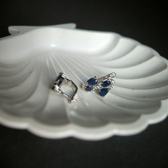 Серебряные серьги с сапфиром 3.88ct, фианитами
