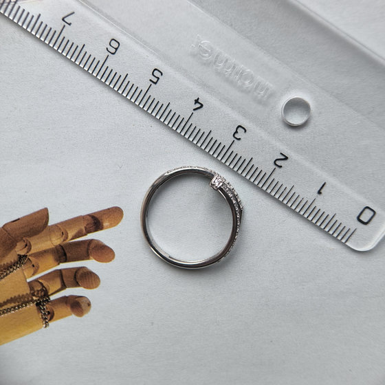 Серебряное кольцо с фианитами