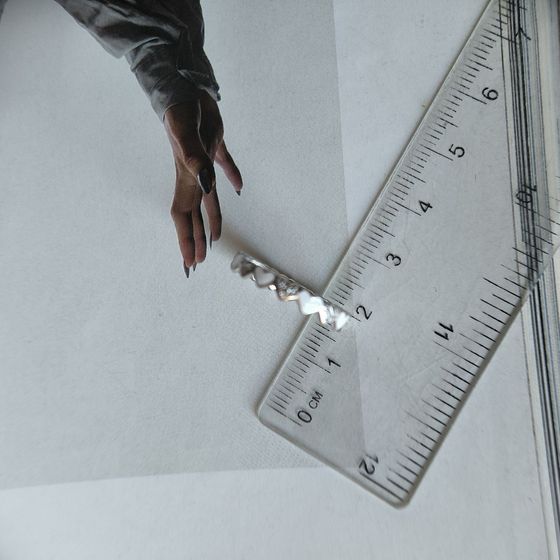 Серебряное кольцо с емаллю, фианитами