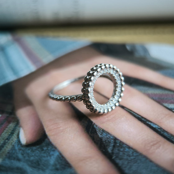 Серебряное кольцо с фианитами