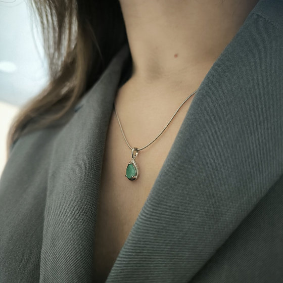 Серебряная подвеска с изумрудом 1.111ct