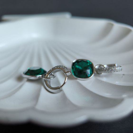 Серебряные серьги с фианитами