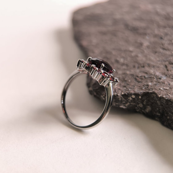 Серебряное кольцо с гранатом nano 4.007ct