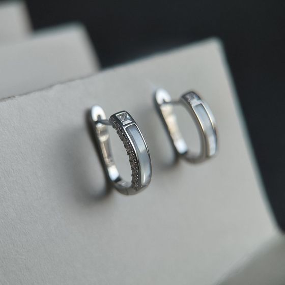 Серебряные серьги с фианитами, перламутром