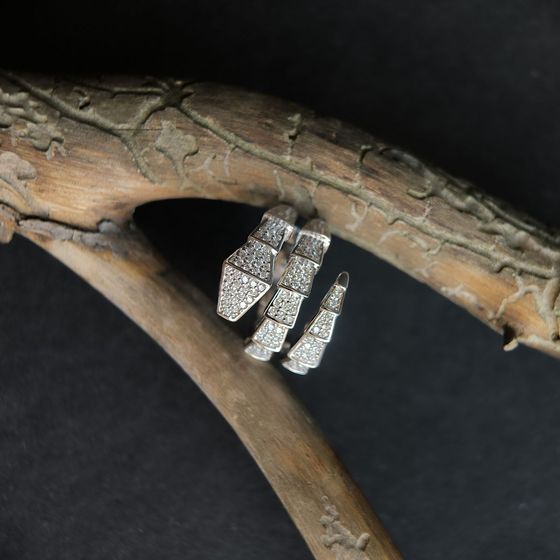 Серебряное кольцо с фианитами