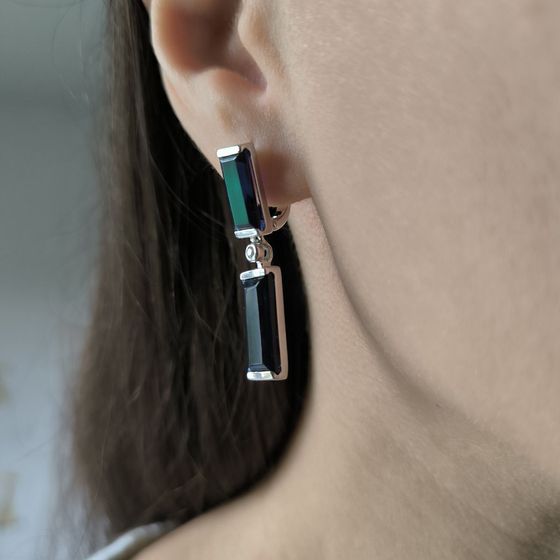 Серебряные серьги с сапфиром nano 9.608ct, фианитами