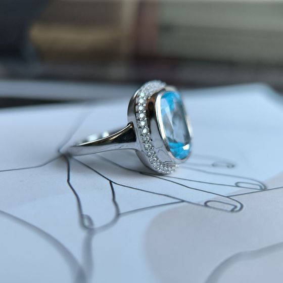 Серебряное кольцо с топазом 4.81ct