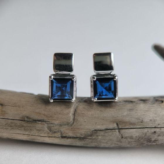 Серебряные серьги с сапфиром nano 3.95ct