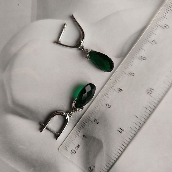 Серебряные серьги с изумрудом nano 8.565ct