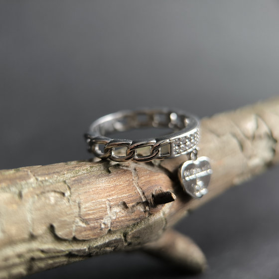 Серебряное кольцо с фианитами 0.18ct