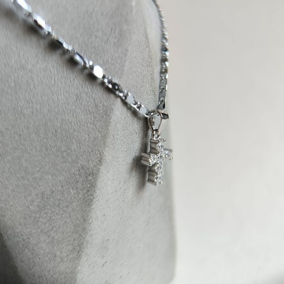 Серебряный крестик с фианитами