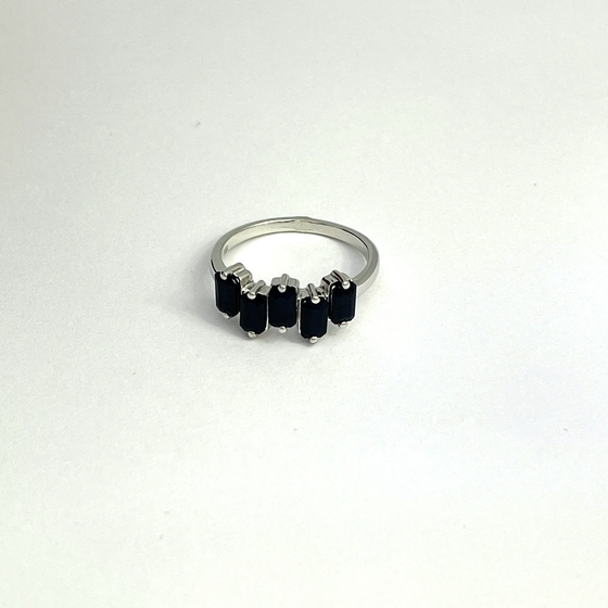 Серебряное кольцо с сапфиром 1.792ct