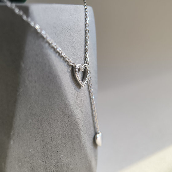 Серебряное колье с фианитами
