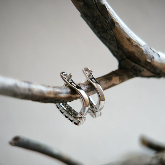 Серебряные серьги с сапфиром 1.434ct, фианитами