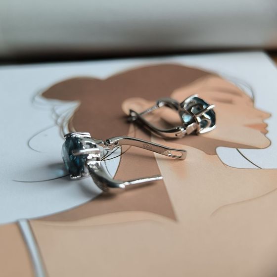 Серебряные серьги с топазом Лондон Блю 3.89ct