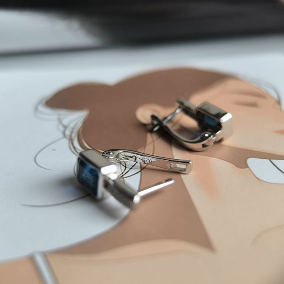 Серебряные серьги с сапфиром nano 2.227ct, фианитами