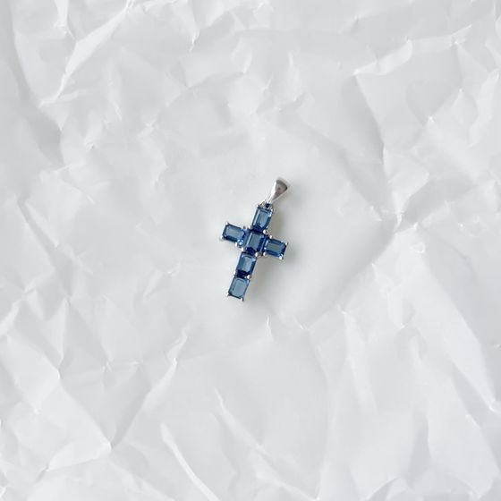 Серебряный крестик с танзанитом nano