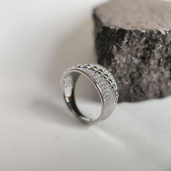 Серебряное кольцо с фианитами